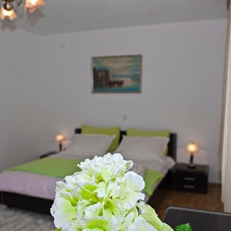Rooms Leda Vrlika 외부 사진
