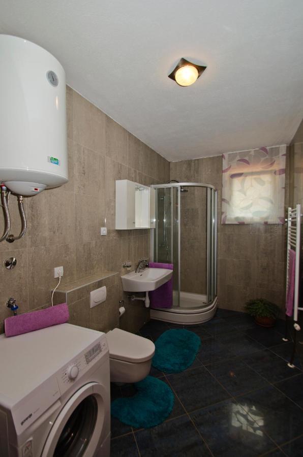 Rooms Leda Vrlika 외부 사진