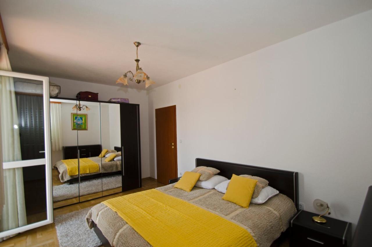 Rooms Leda Vrlika 외부 사진