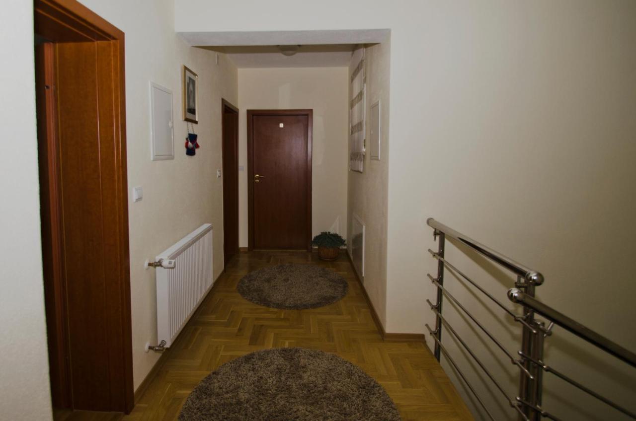 Rooms Leda Vrlika 외부 사진